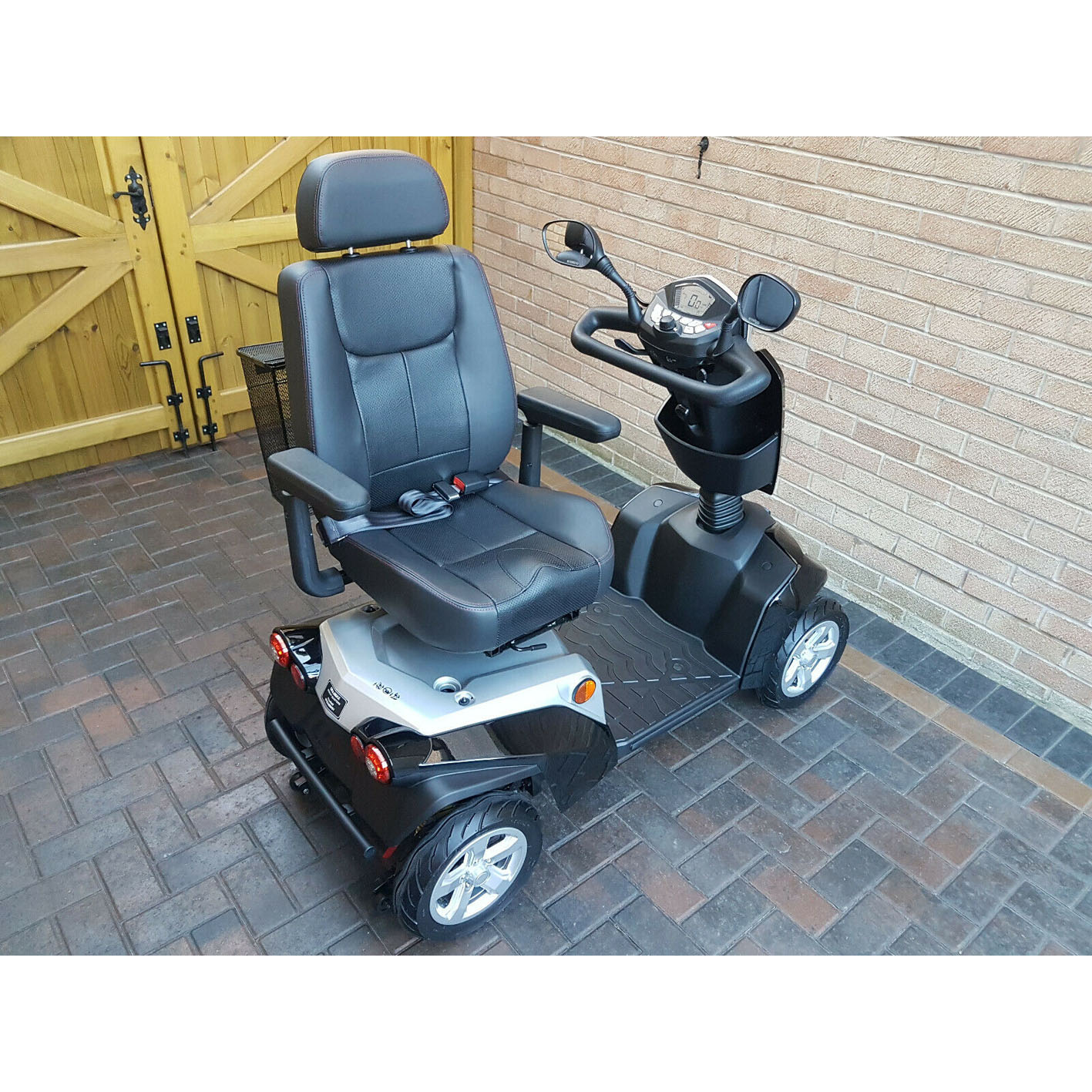 BRAND NEW MOBILITY SCOOTER KYMCO MAXER.ALL TERRAIN MOBILITY SCOOTER.CAN DELIVER